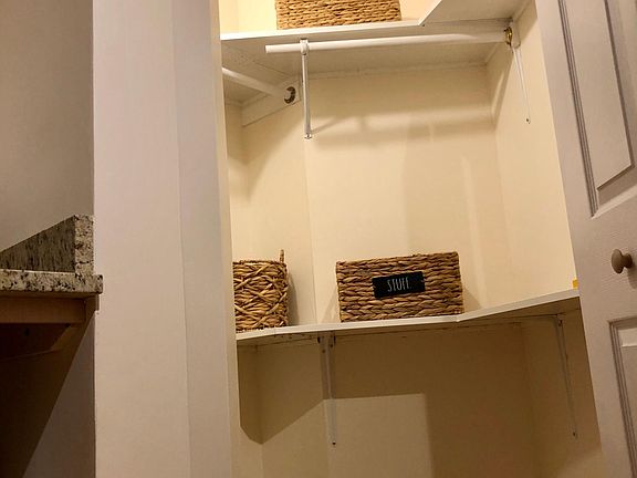 4th image of 2651 N Wilton Ave APT 1R