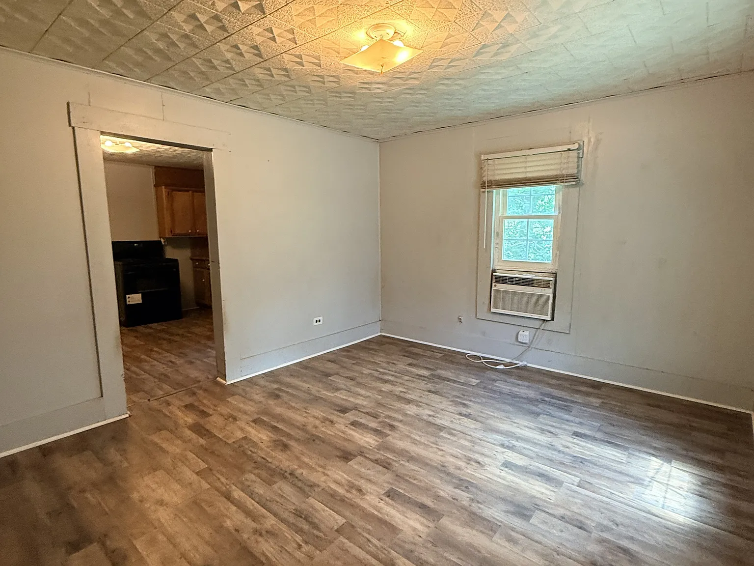 817 Lubbock St - 1 — Photo 2