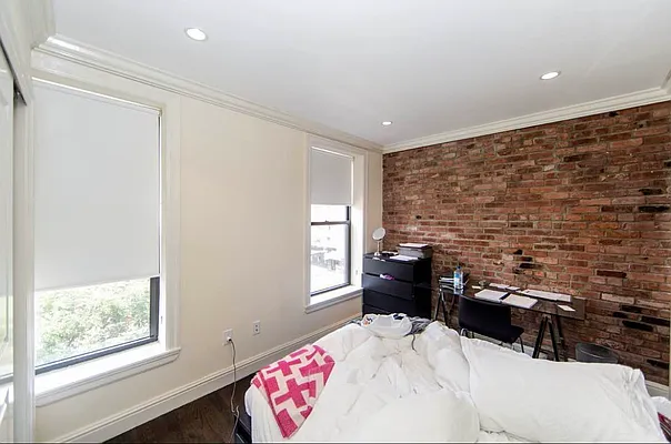 Rented by Jonis Realty | media 9