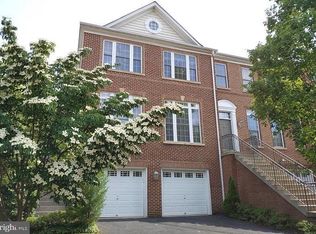 9965 Cyrandall Dr, Oakton, VA 22124