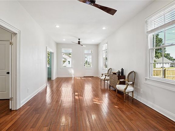 5th image of 1735 Hermosa St