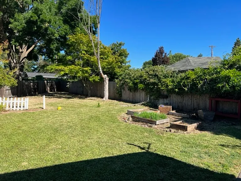 1364 Brook Ct — Photo 6