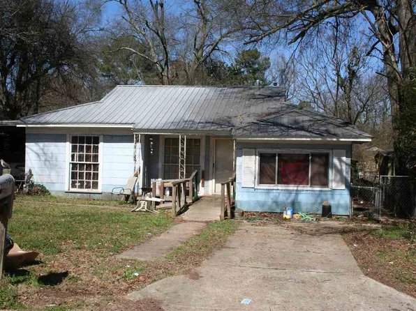 737 Macarthur Ave, Wake Village, TX 75501