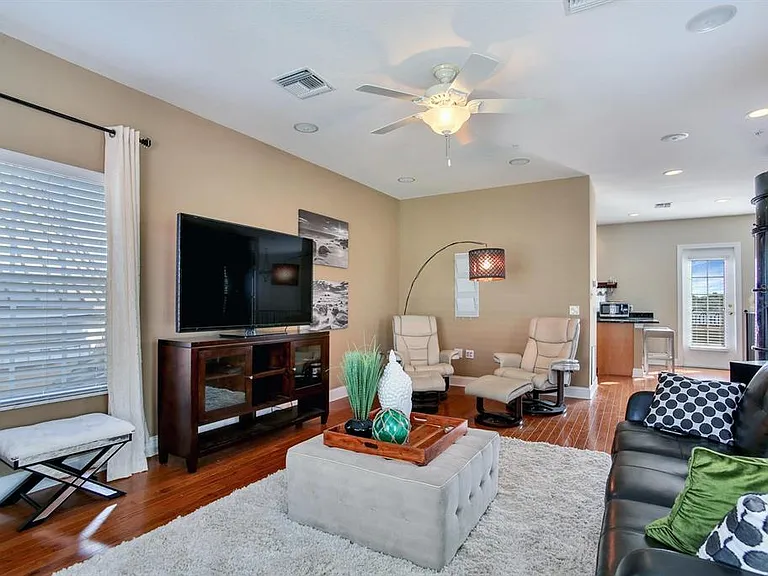 2303 Kensington Garden Ln — Photo 31