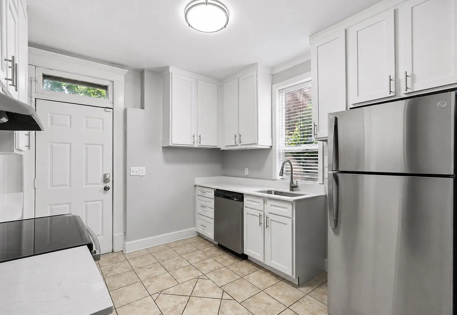 6 bed, 2.0 bath, $2,995 — Photo 2