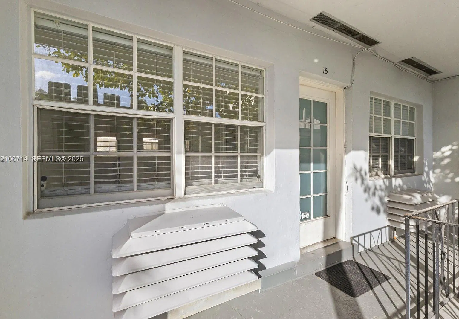 Lincoln Road Villas East — Photo 2
