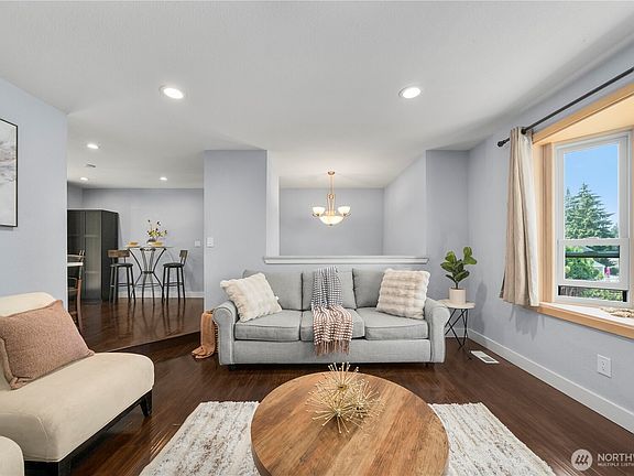 5th image of 1159 N Vassault Street