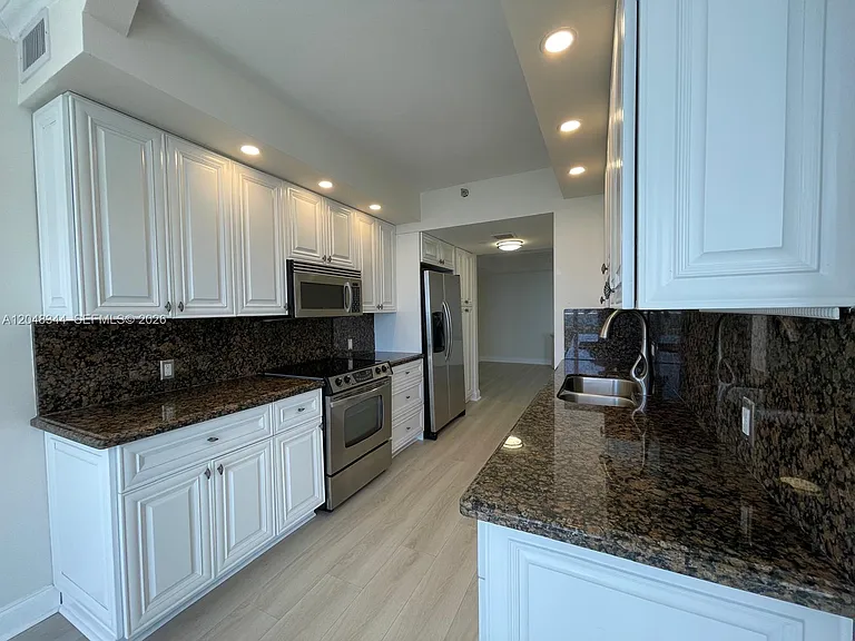 20281 E Country Club Dr #2104 — Photo 12