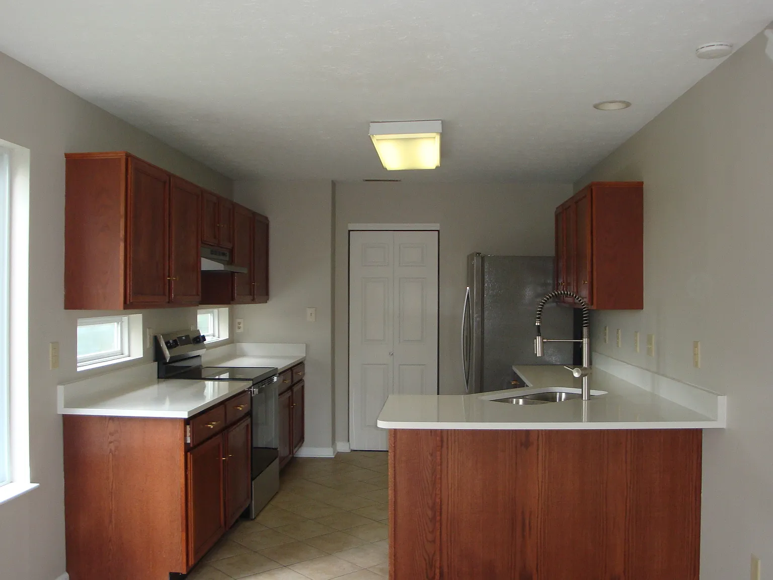 3 bed, 2.5 bath, 1685 sqft, $1,675 — Photo 3