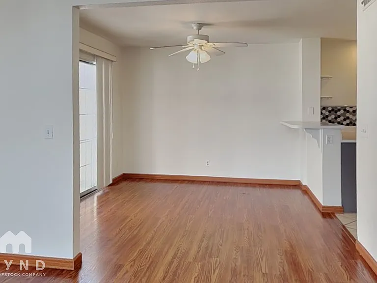 8042 Laurena Ave — Photo 4