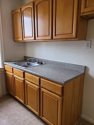 Rented by Astoria Park Realty Group Inc | media 9