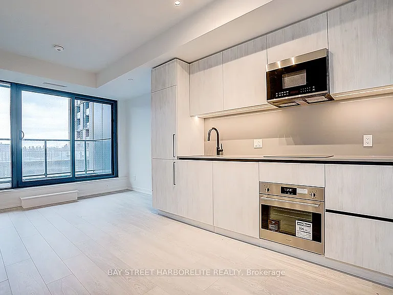 35 Parliament St #227 — Photo 7