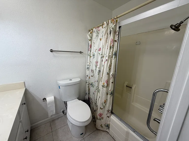 18530 Hatteras St #313 — Photo 16