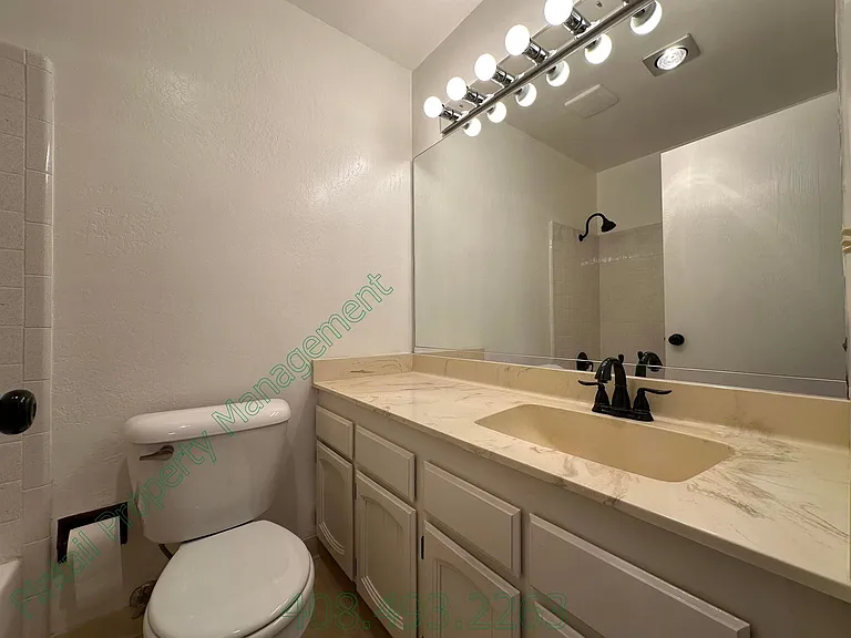 802 Kingfisher Ter — Photo 9