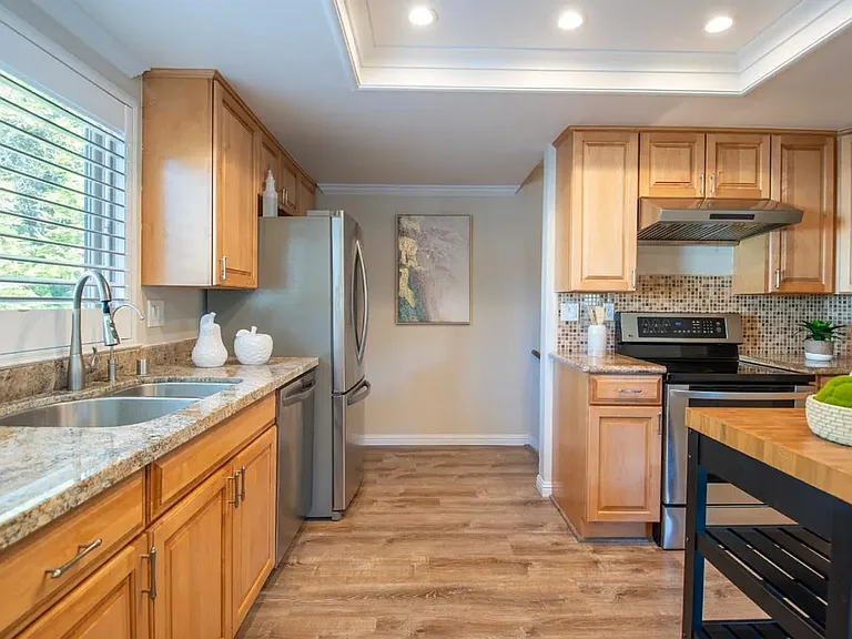 1173 Capri Dr — Photo 7