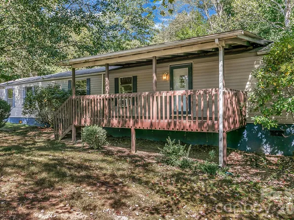 17 Blackberry Ln, Candler, NC 28715