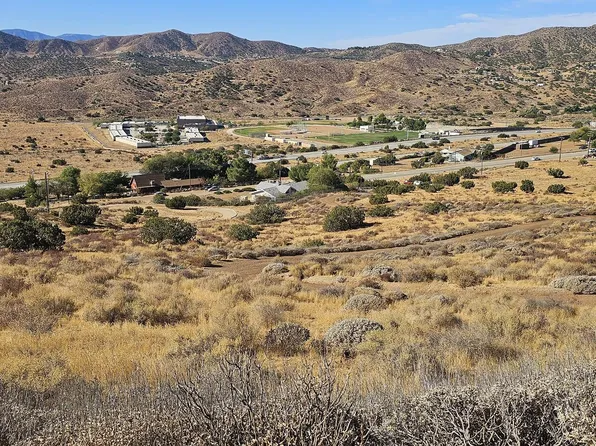 Hypotenuse Rd, Acton, CA 93510