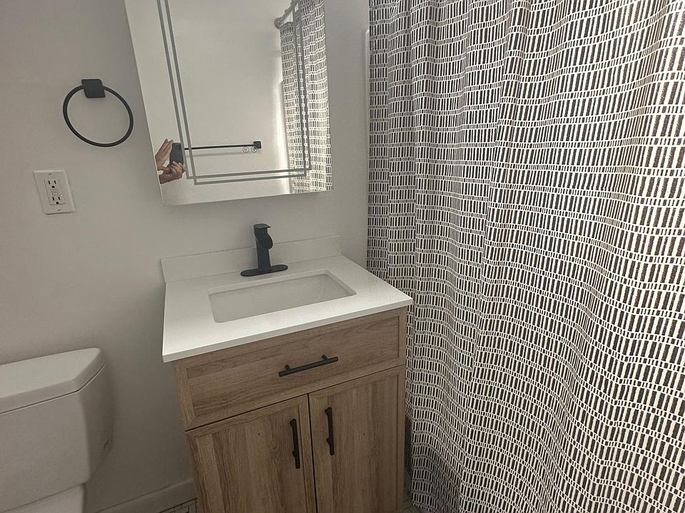1st image of 10617 Woodbine St #1B-1Ba-700Sqft