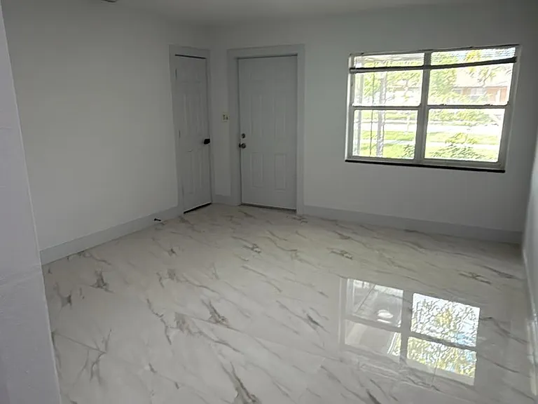2550 Jackson St — Photo 3