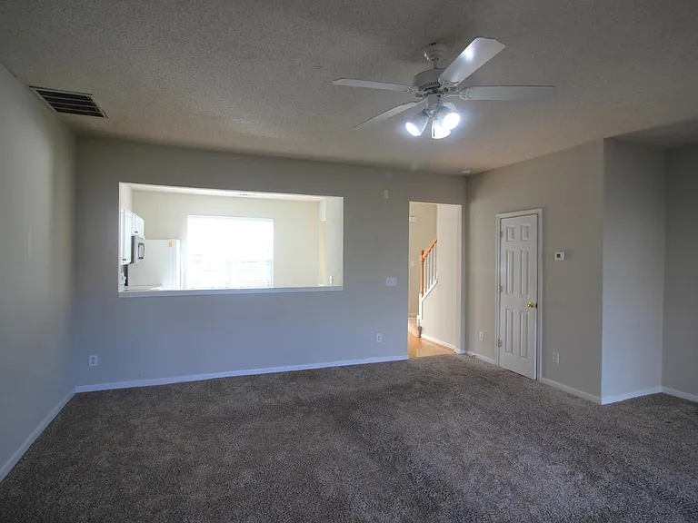 205 Canyon Lake Cir — Photo 7