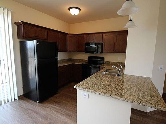 4th image of 1004 Cherry Blossom Dr