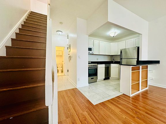 4th image of 305 E 95th St APT 6E