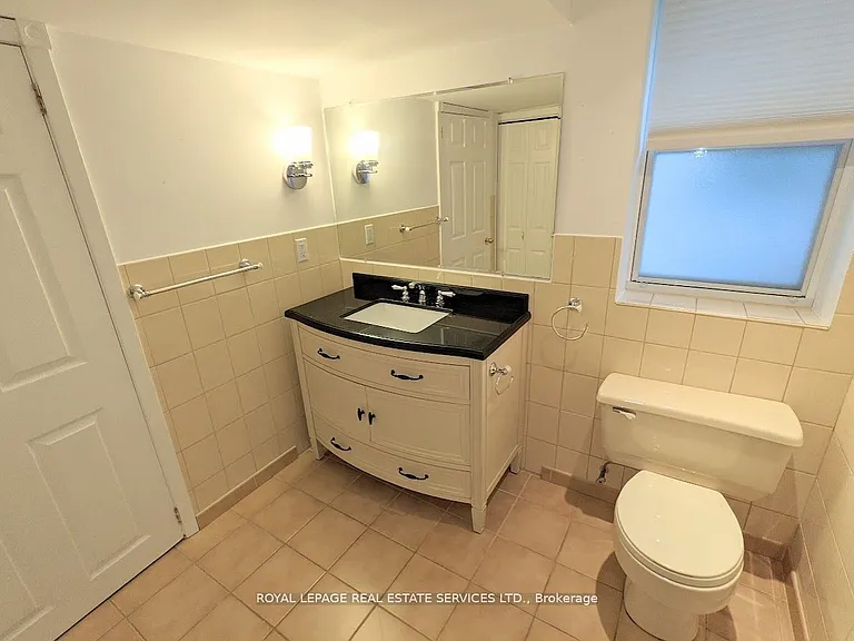 1602 Lincolnshire Blvd — Photo 20