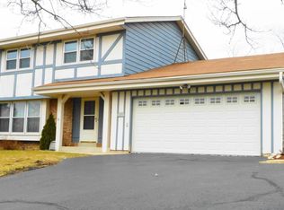S65W25150 Verta Vista Dr, Waukesha, WI 53189