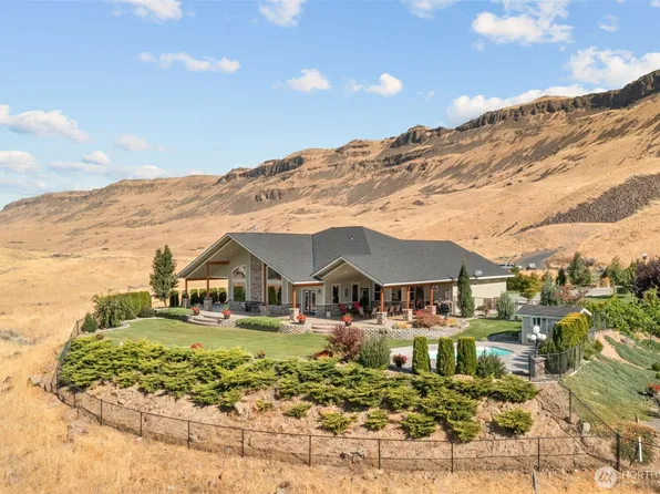 44 Sageland Road, East Wenatchee, WA 98802