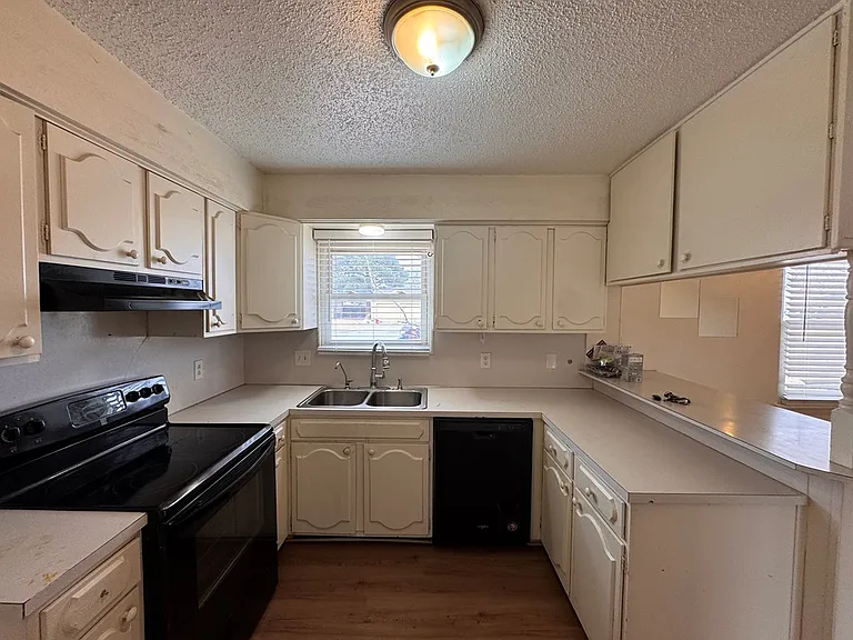 4425 Humble Ave — Photo 4