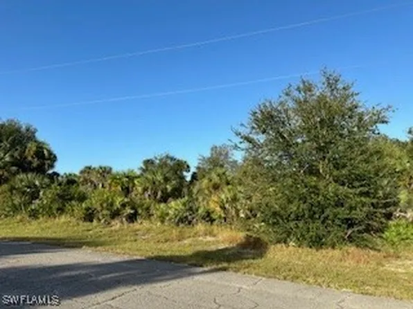 5017 Mateo Cir, Labelle, FL 33935