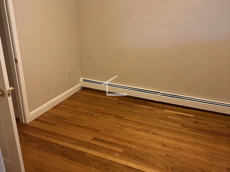 32 Chesterton St #2 — Photo 8