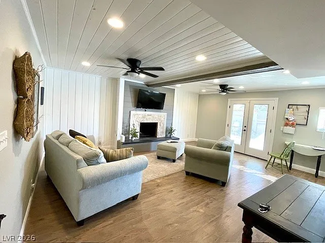 2246 Windsor Dr — Photo 16