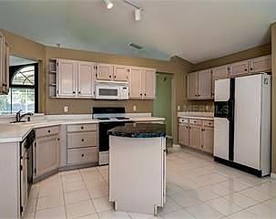 5th image of 206 Red Bud Ct