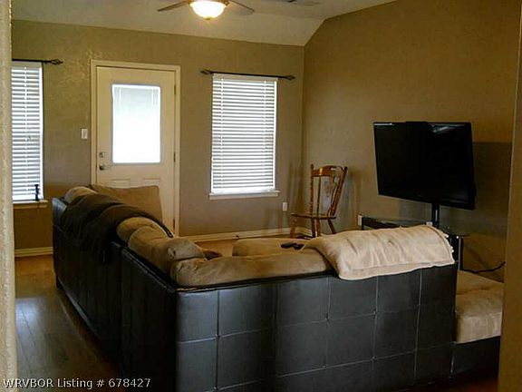 5th image of 8215 NE Belmont Dr
