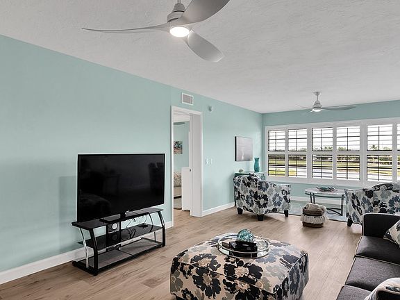 5th image of 33 Plantation Dr APT 205
