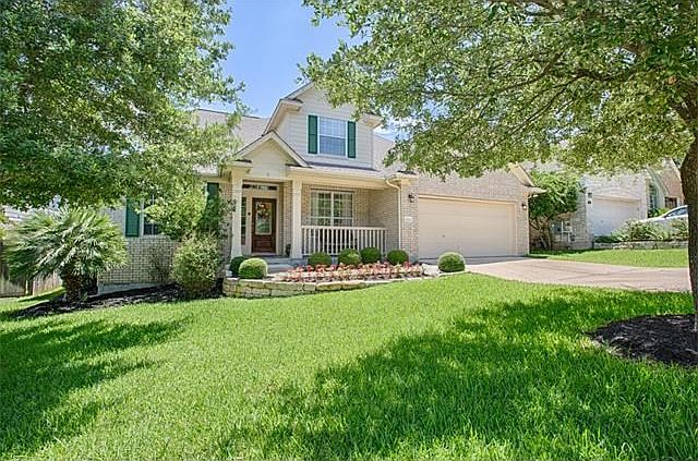 GORGEOUS HOME IN SOUGHT AFTER STEINER RANCH! NICE FLAT DRIVEWAY WITH OVERSIZED GARAGE. GORGEOUS POOL