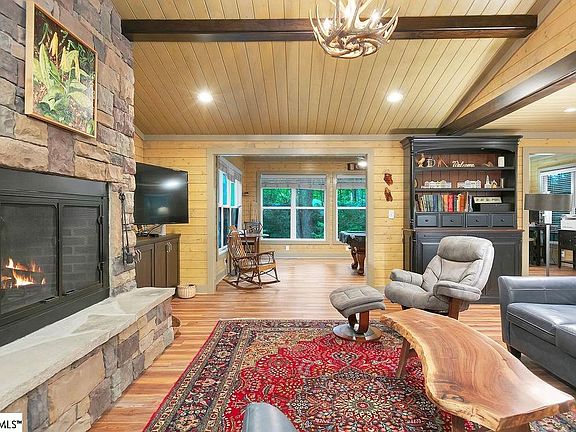 5th image of 503 Cliff Ridge Dr