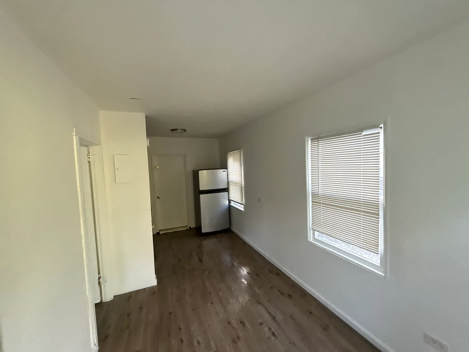 1 bed, 400 sqft, $1,250 — Photo 3