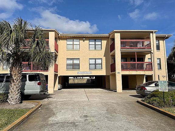 2nd image of 221 6th Ave S APT A