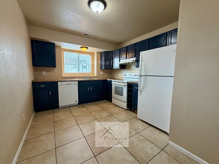 1160 Mazatlan Cir #C — Photo 3