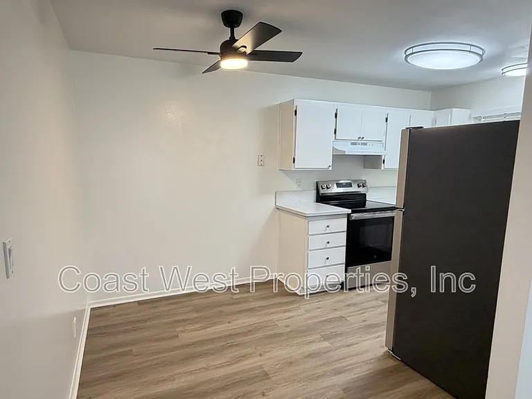 382 Acacia Ave #G — Photo 9