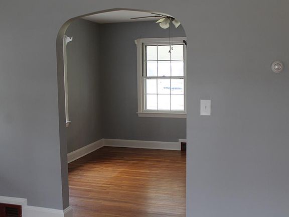 Curved arches on main level