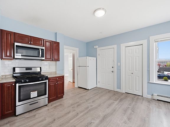 2nd image of 60 Madison St