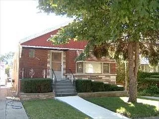 8035 S Sacramento Ave photo 1