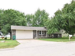 1607 2nd St SW, Independence, IA 50644
