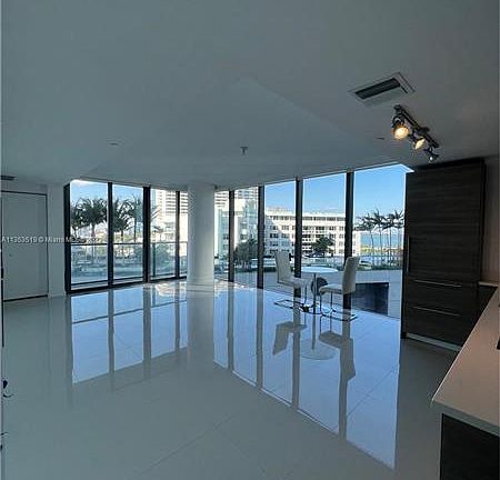 4th image of 650 NE 32nd St Unit 1008