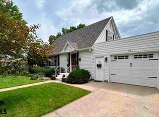 911 Black Hills Ave, Alliance, NE 69301