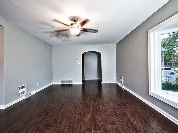 3rd image of 229 Marshall Blvd