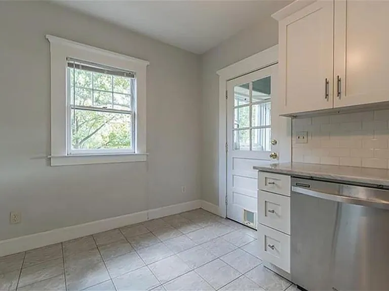 1191 Mansfield Ave NE — Photo 4
